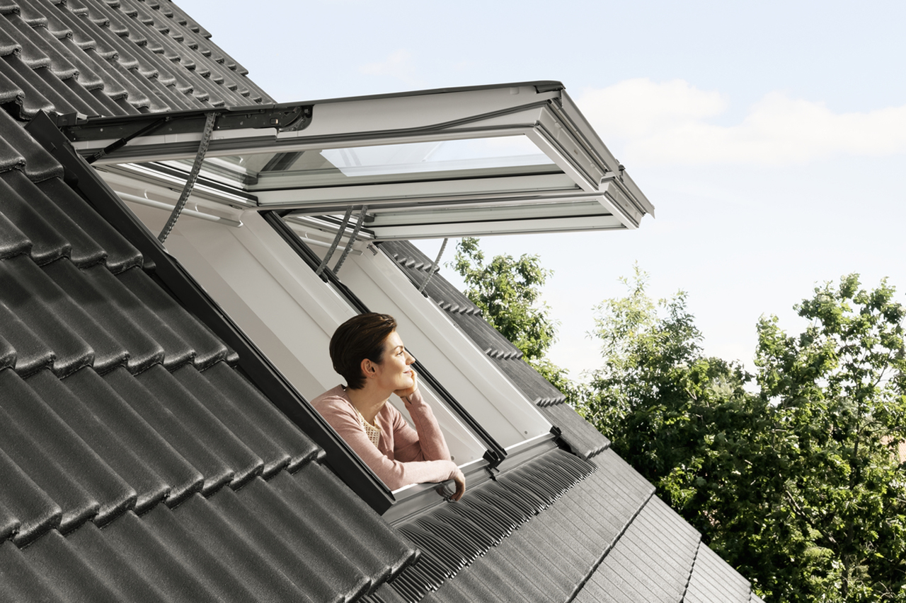VELUX INTEGRA® електричен покрив обесен одозгора